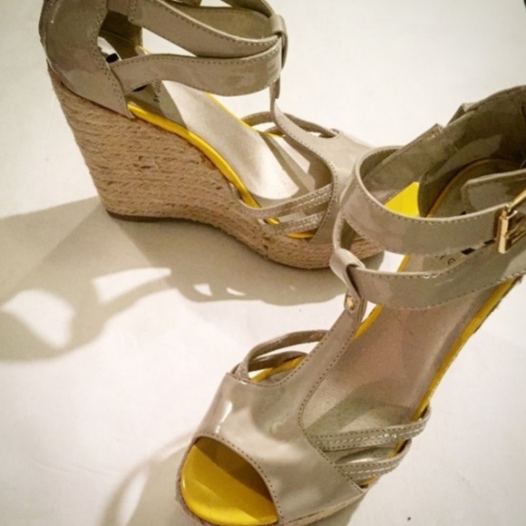 guess sandals size 11